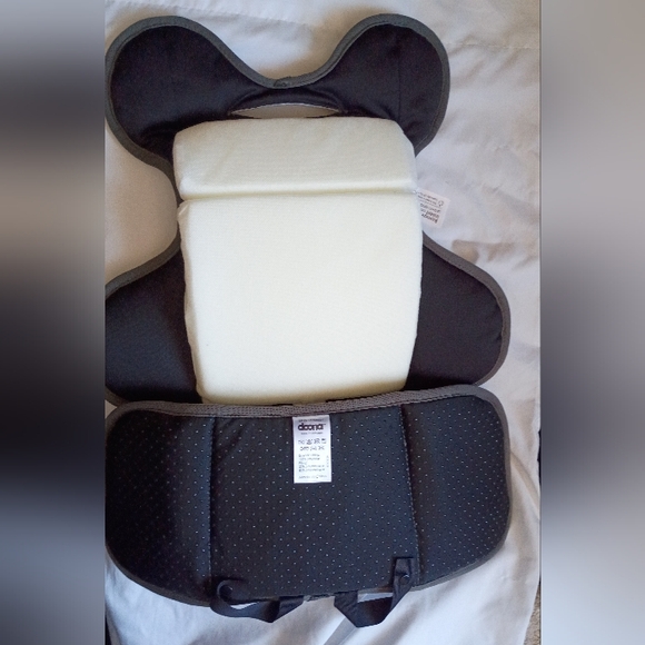 Doona Infant Insert For Car Seat Kids Gray - Picture 3 of 3
